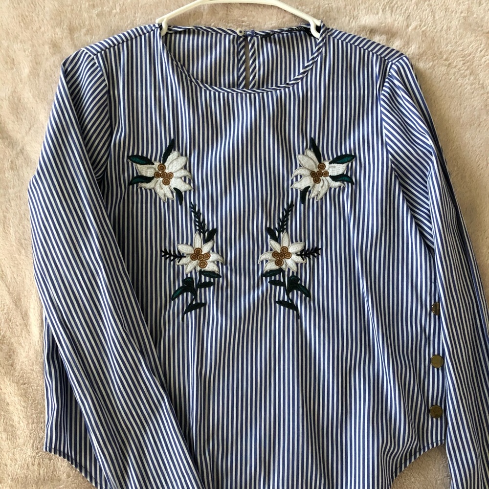 🚨Sale🚨 3 for $35 Zara Stripped Blouse 💙